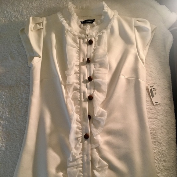 Fox's white dress - Picture 1 of 2